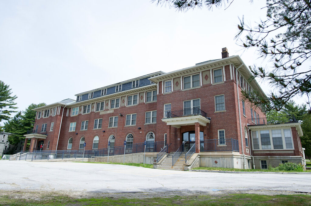 Balentine Hall exterior photo