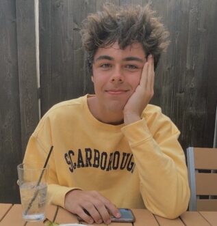 A photograph of Honors Ambassador Jacob Chaplin